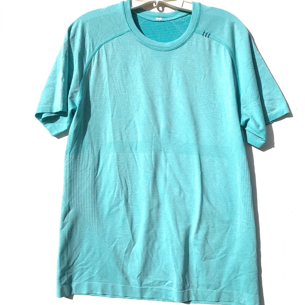 Mens LULULEMON  metal vent Shirt medium blue M
